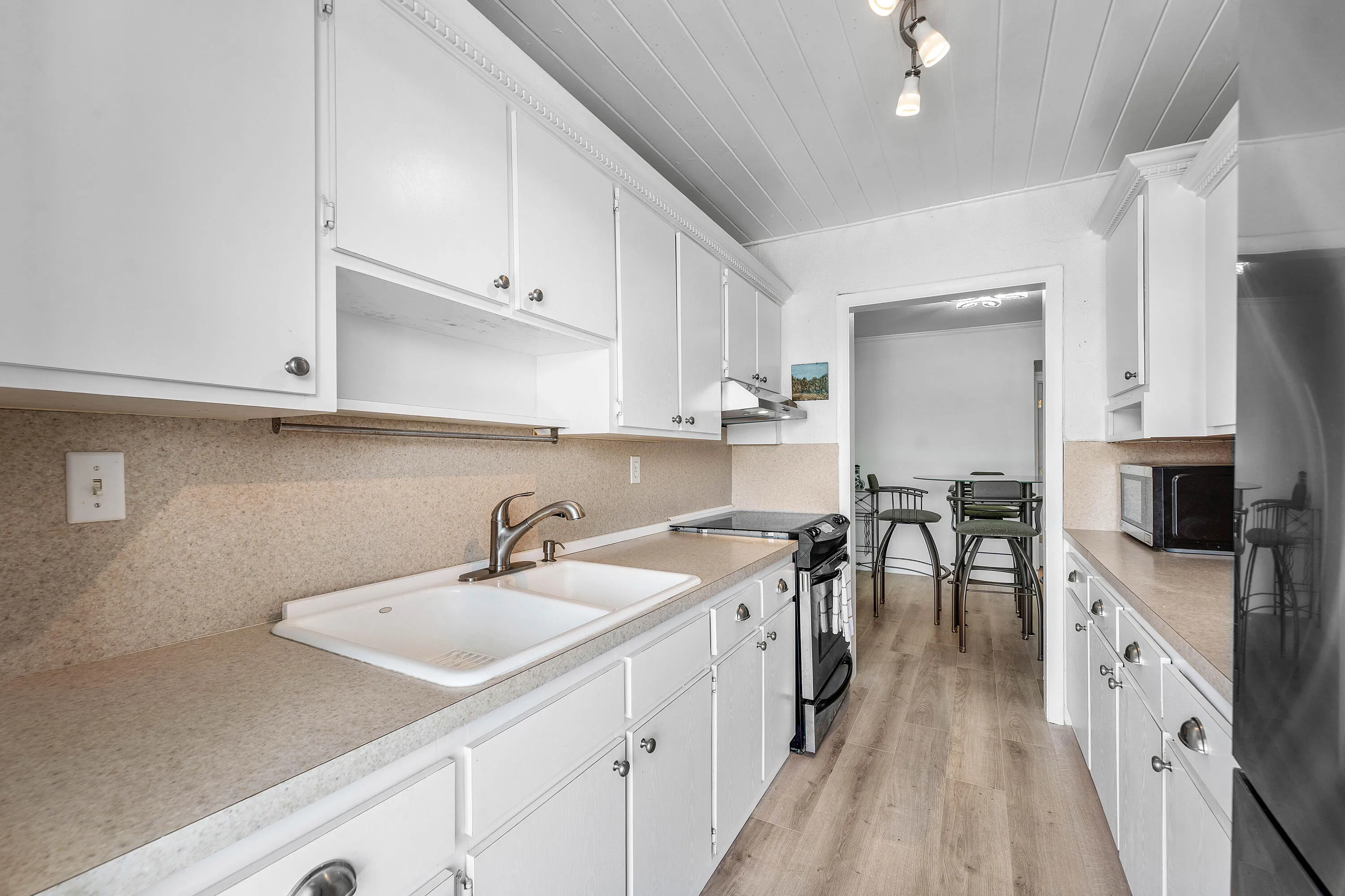 012-4111Northeast21stWay-204-LighthouseP