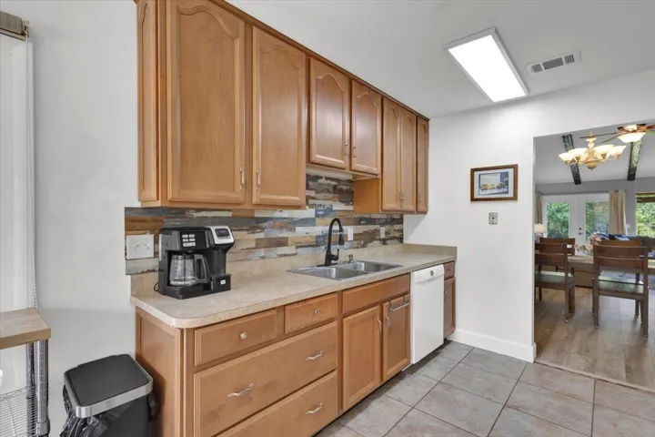 24-GG3A5220