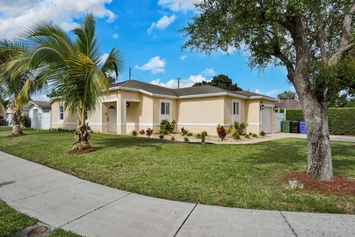 4 3021 NW 21st Court