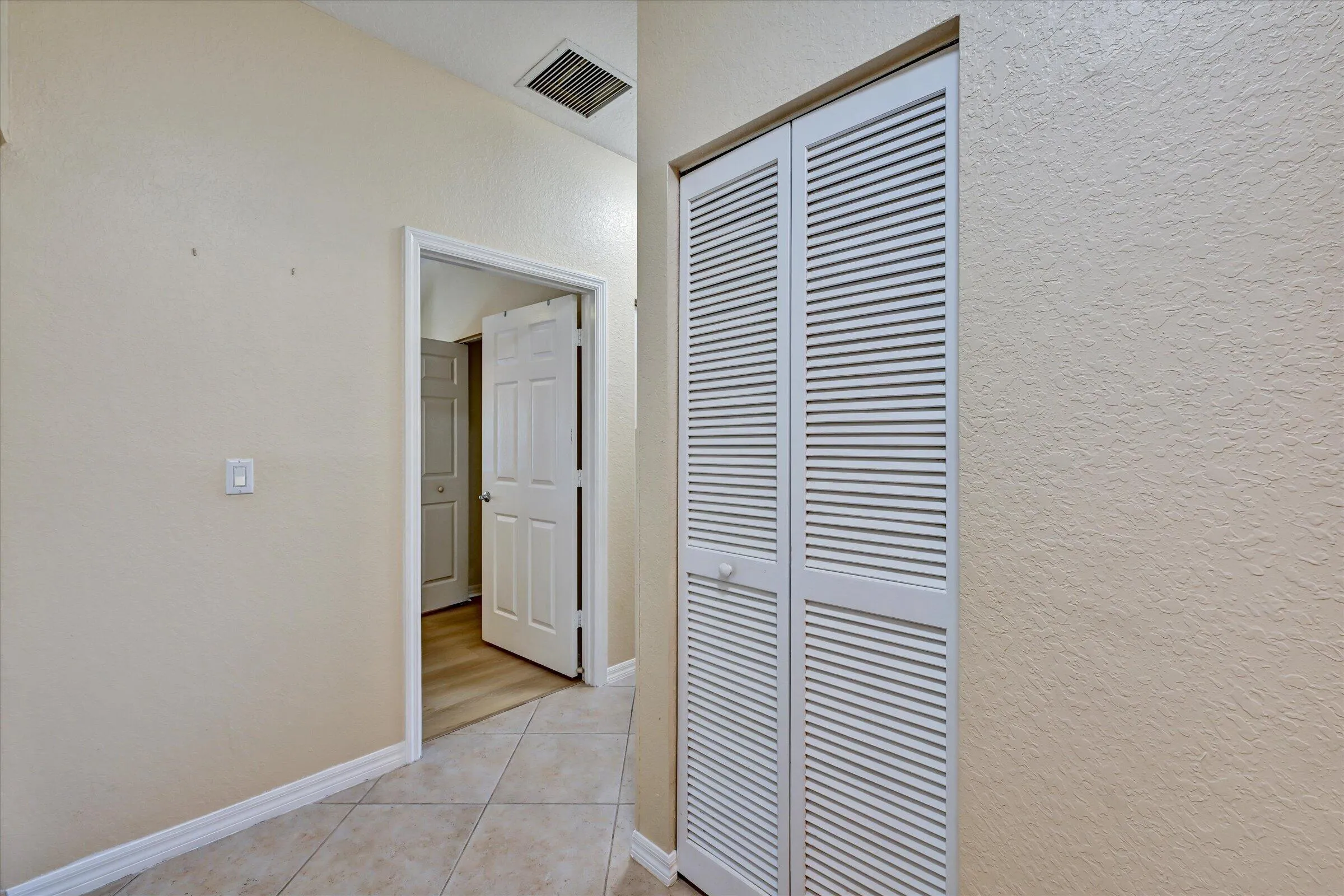 10--4870 Bonsai Cir-10
