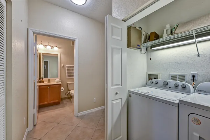 12--4870 Bonsai Cir-12