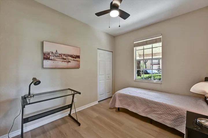 26--4870 Bonsai Cir-26