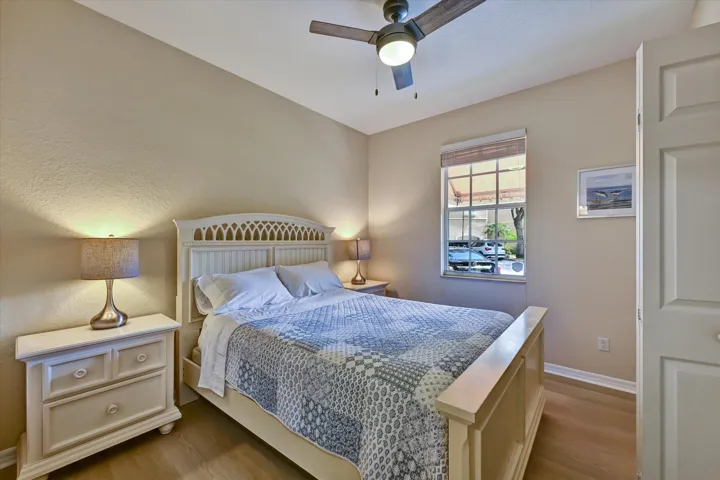 16--4870 Bonsai Cir-16