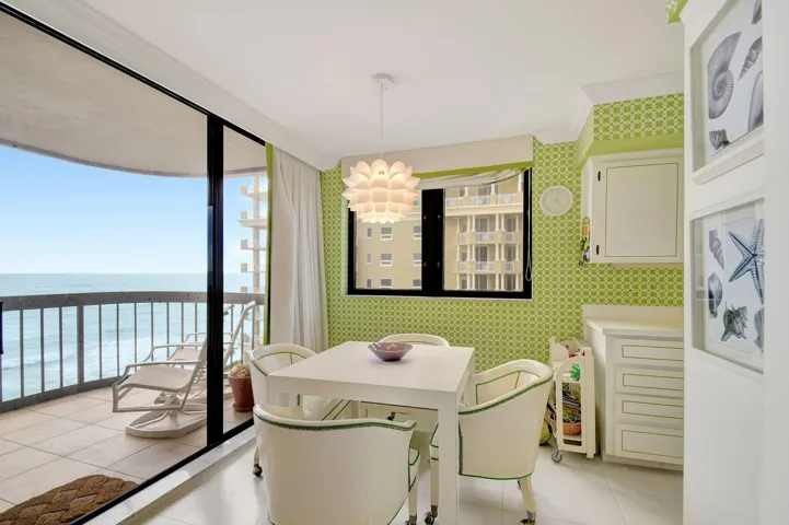 Breakfast Nook