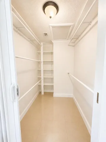 Walk in Closet