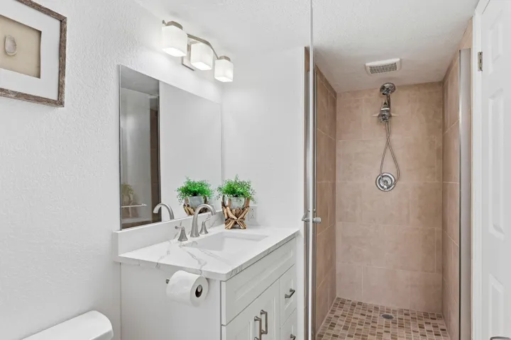 2nd Bathroom
