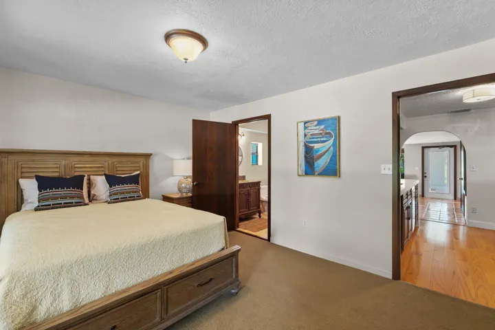 Guest bedroom 1