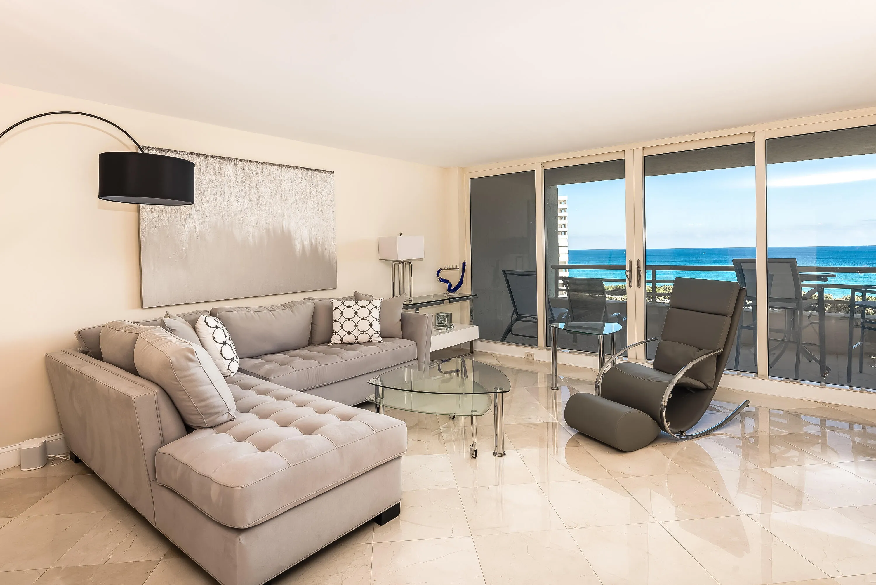007_Living Room