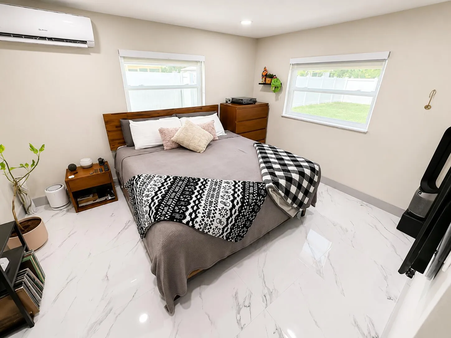 BEDROOM 4