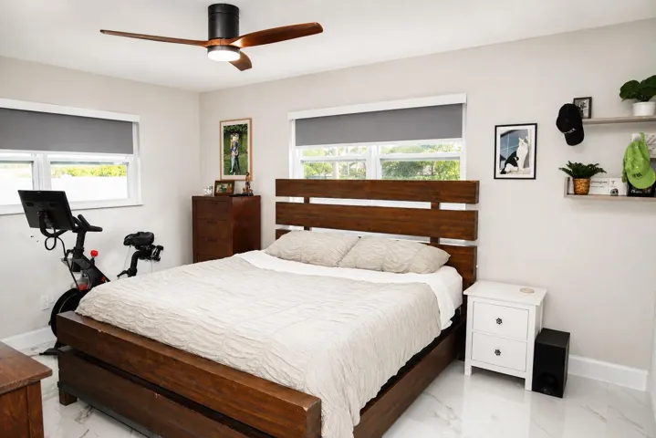 Middle Room 1