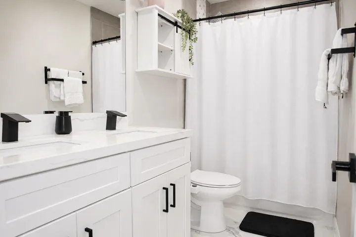 Middle Bath 1
