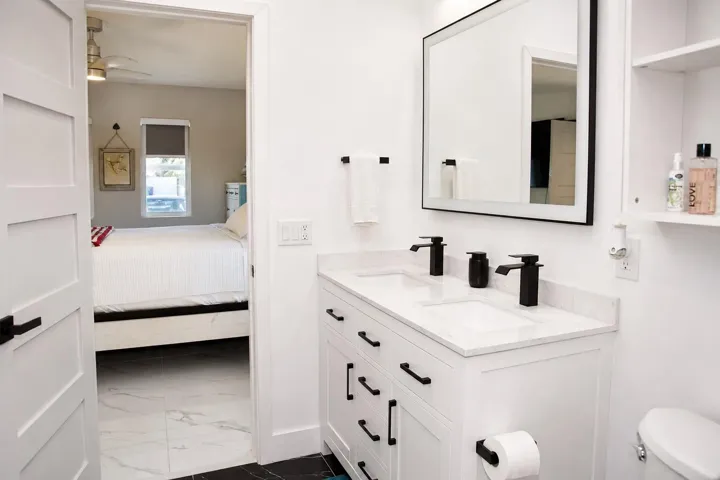 Front Bath 1