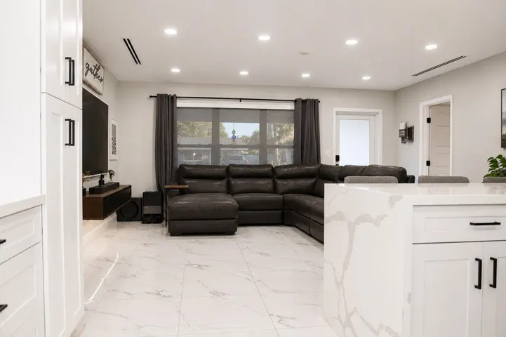 Living room 3