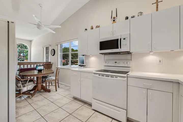 Eat-in Kitchen