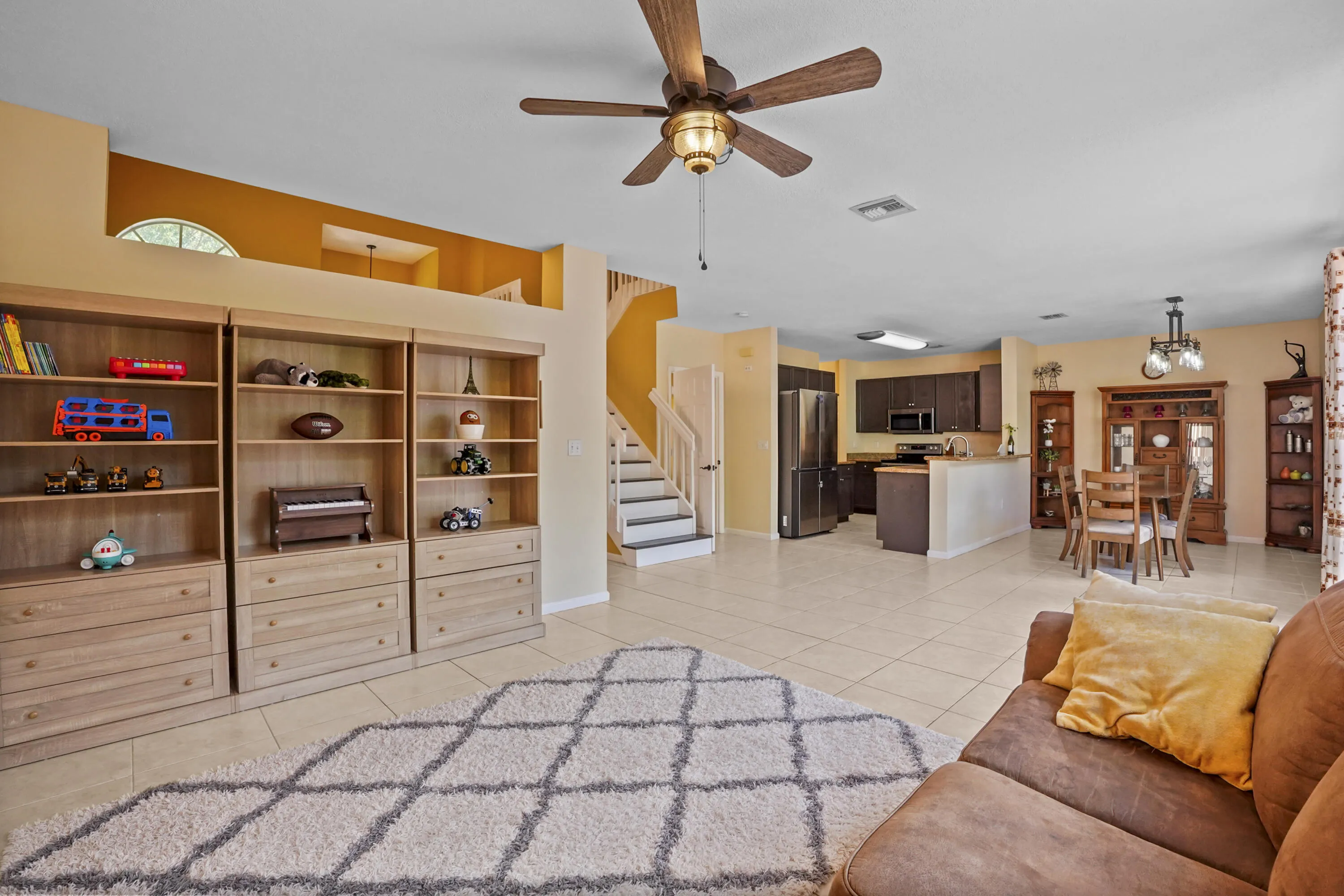 17 Family room 03