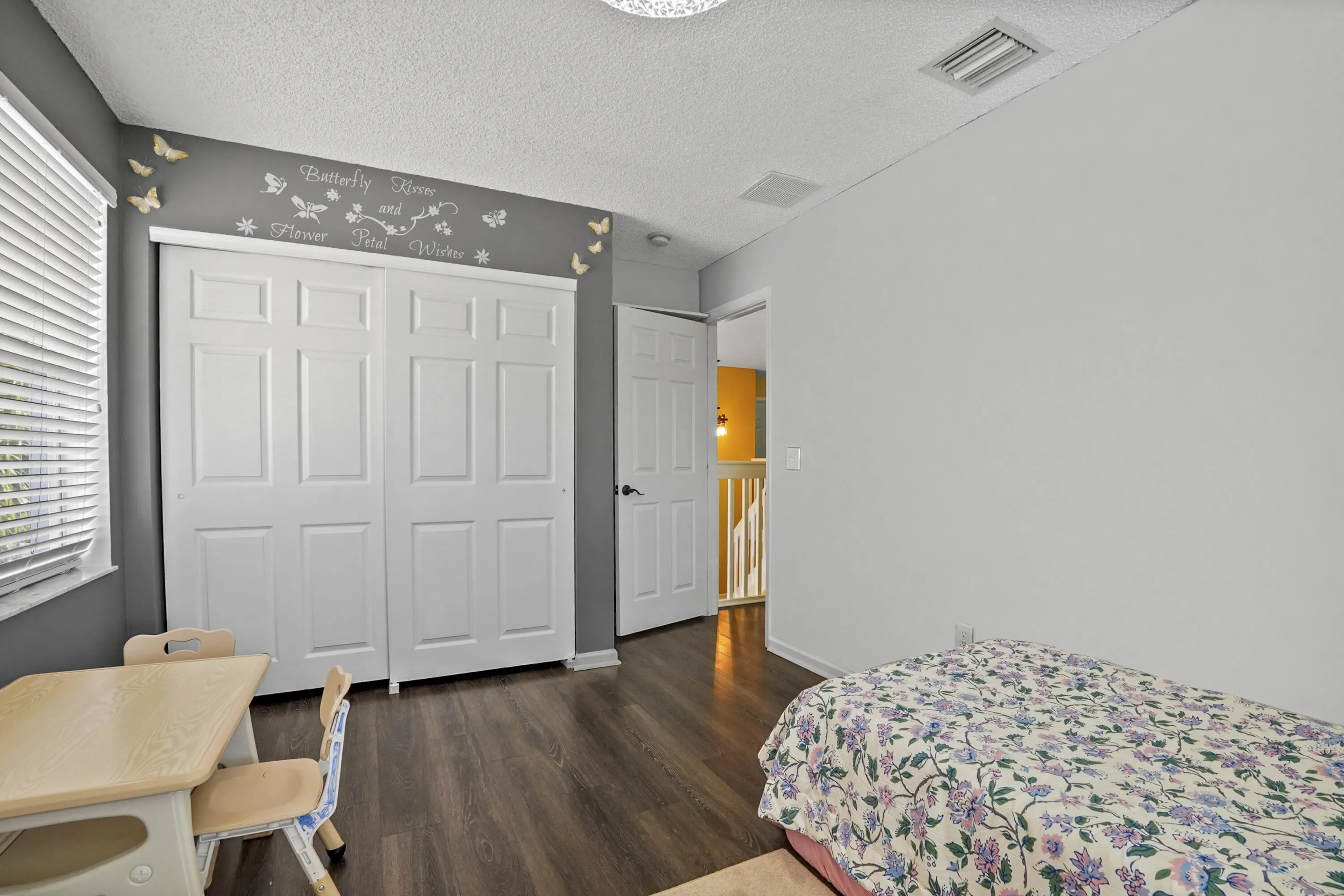 29 Bedroom 02
