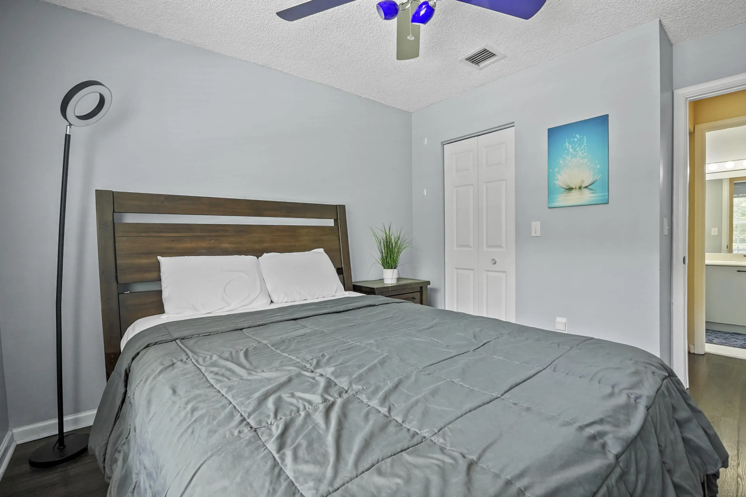 23 Bedroom 02