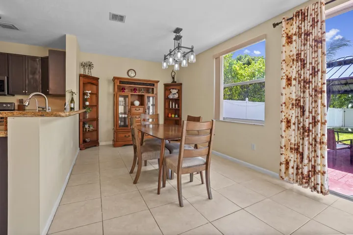 12 Dining room 01