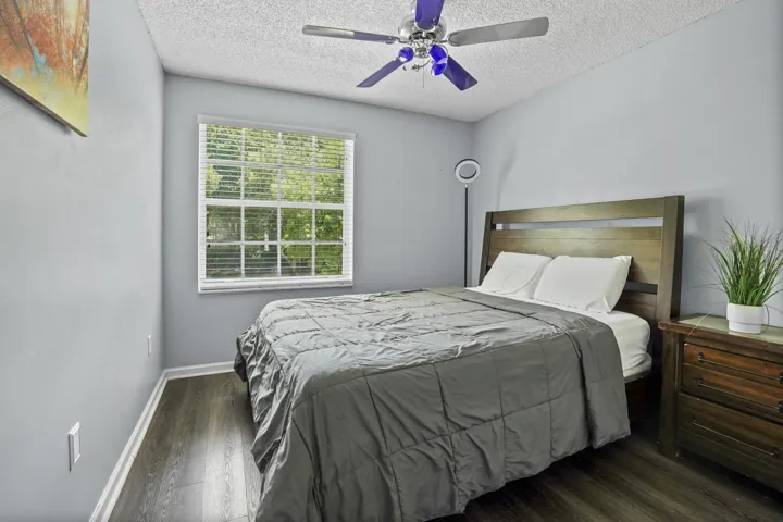 22 Bedroom 01