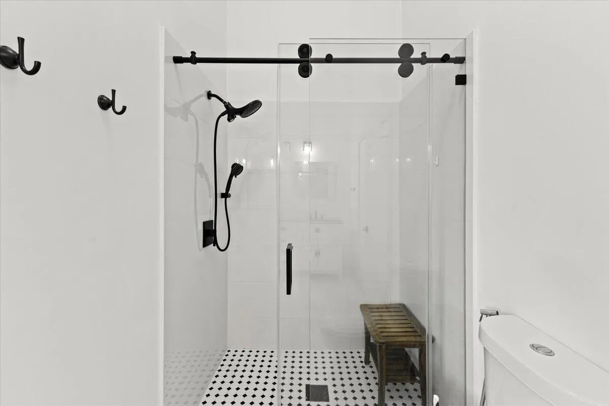Also a shower in Masters' bathroom