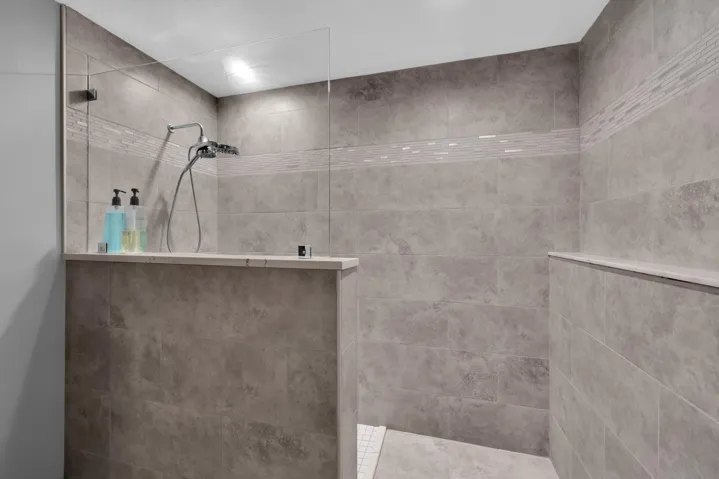 Primary Bath/Shower