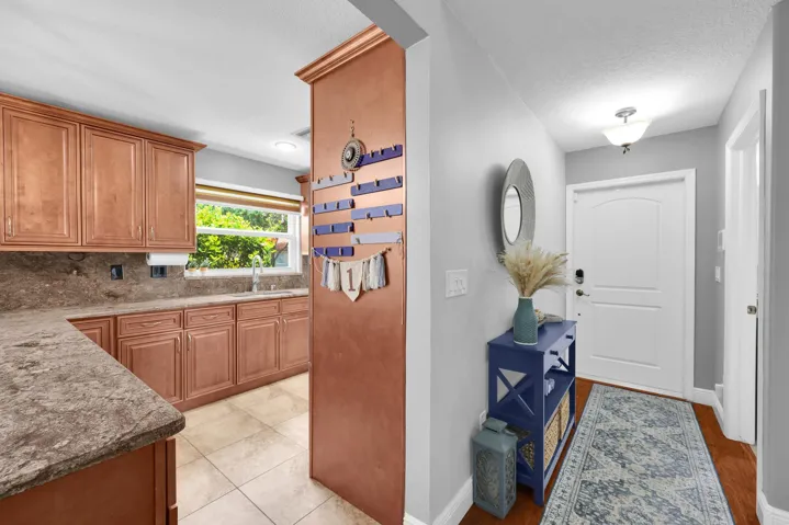 Entryway/Kitchen