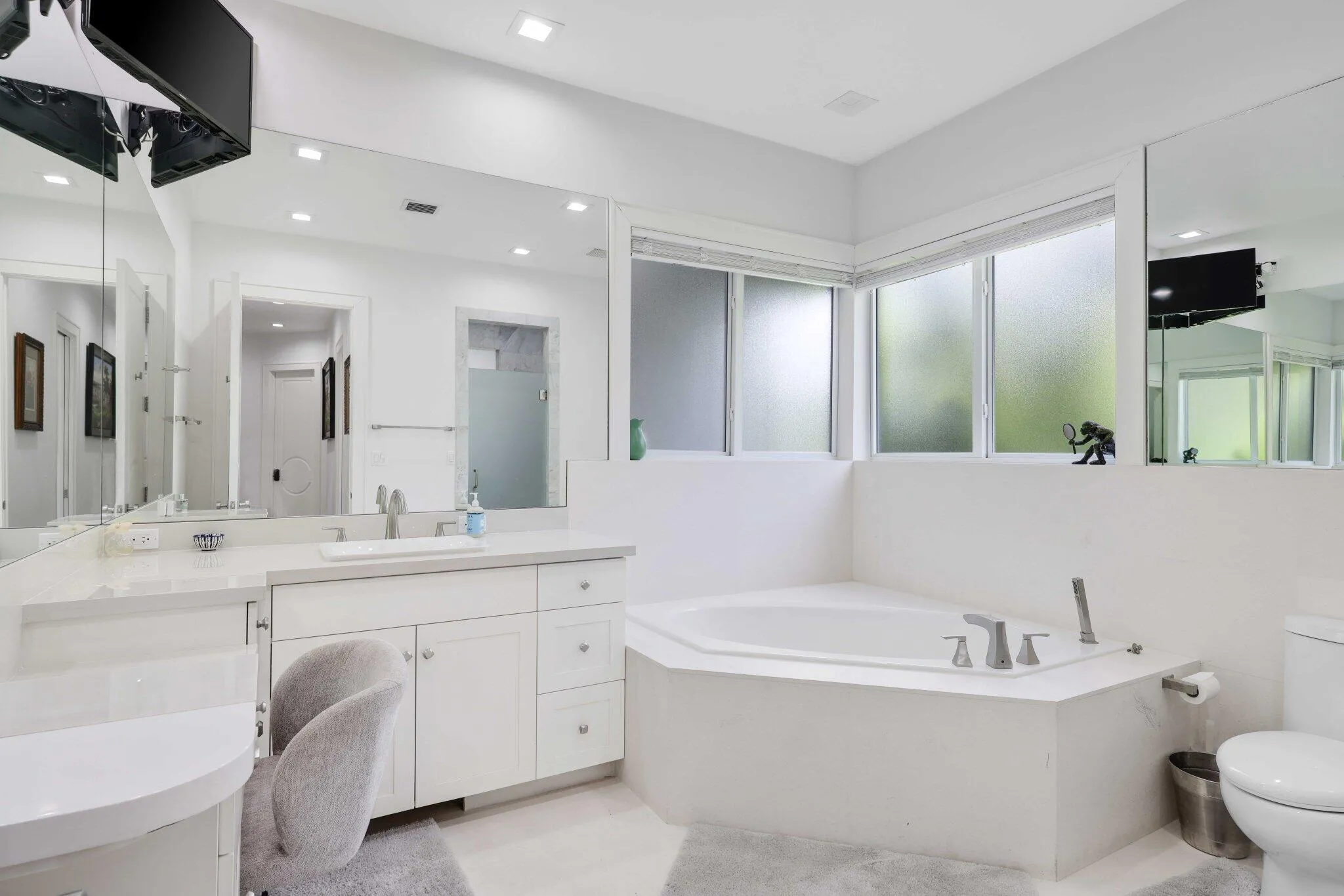 12 Sylvan Lane - 95.jpg-SMALL
