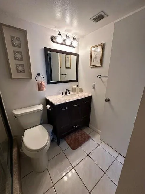 Spacious Bathroom