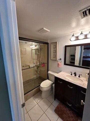 Main Bathroom with Walkin Shower