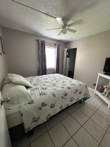 Second Bedroom with Walkin Closet