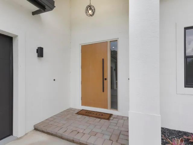 Entry Porch 1