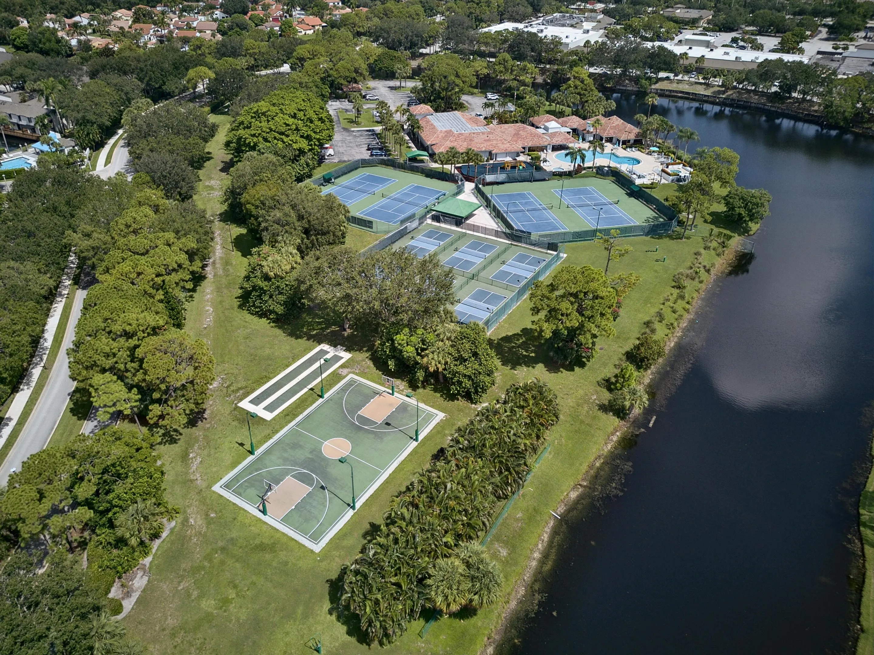 128 Hammock Dr (1)
