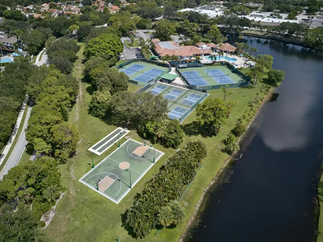 128 Hammock Dr (1)