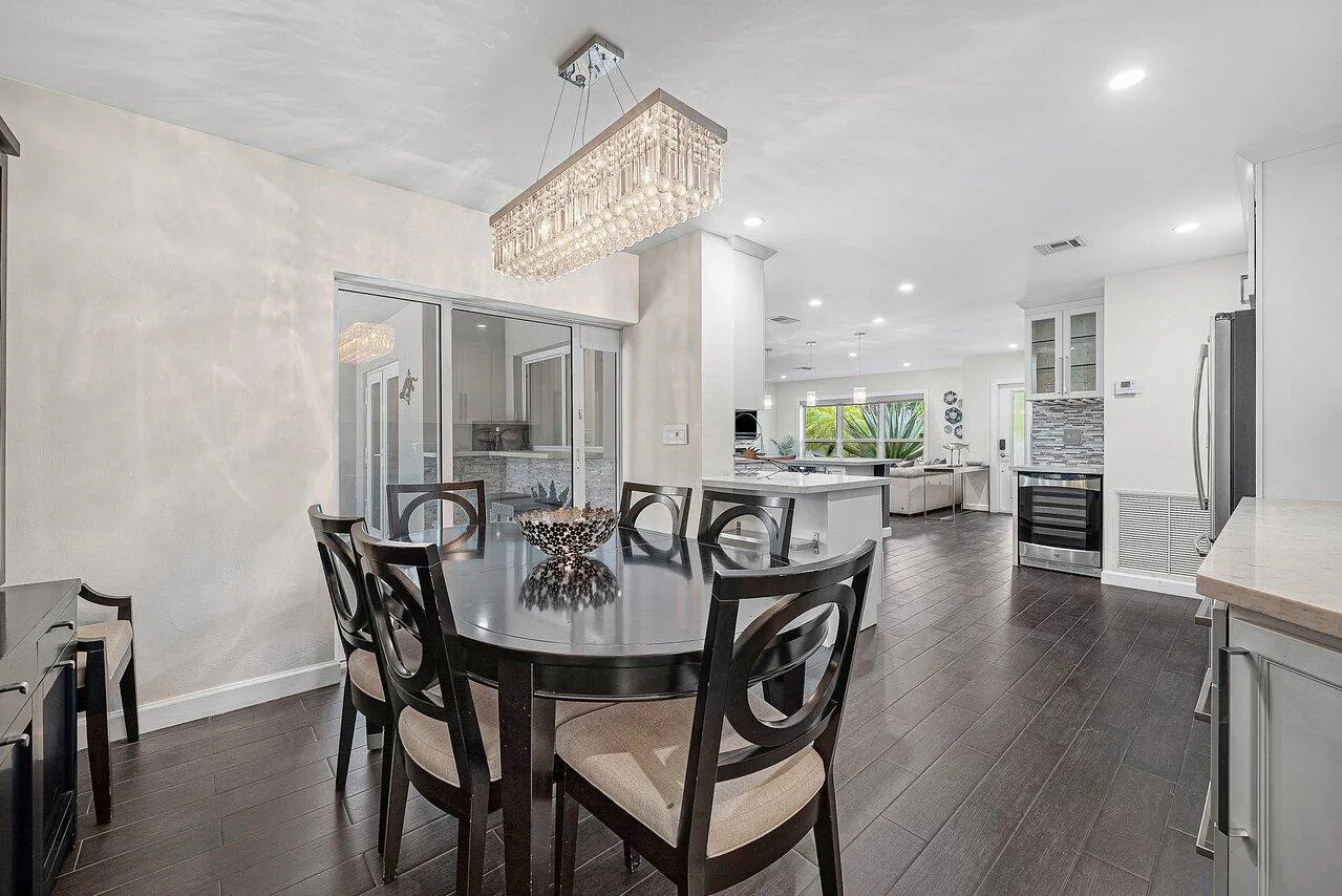 015-855BerkleyStreet-BocaRaton-FL-33487-