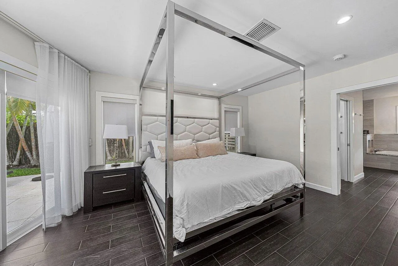 021-855BerkleyStreet-BocaRaton-FL-33487-