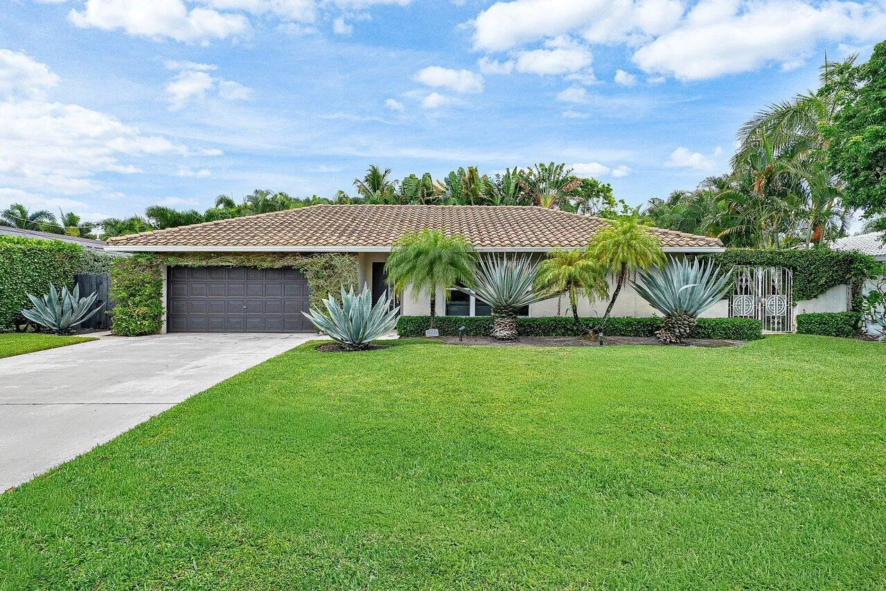 001-855BerkleyStreet-BocaRaton-FL-33487-
