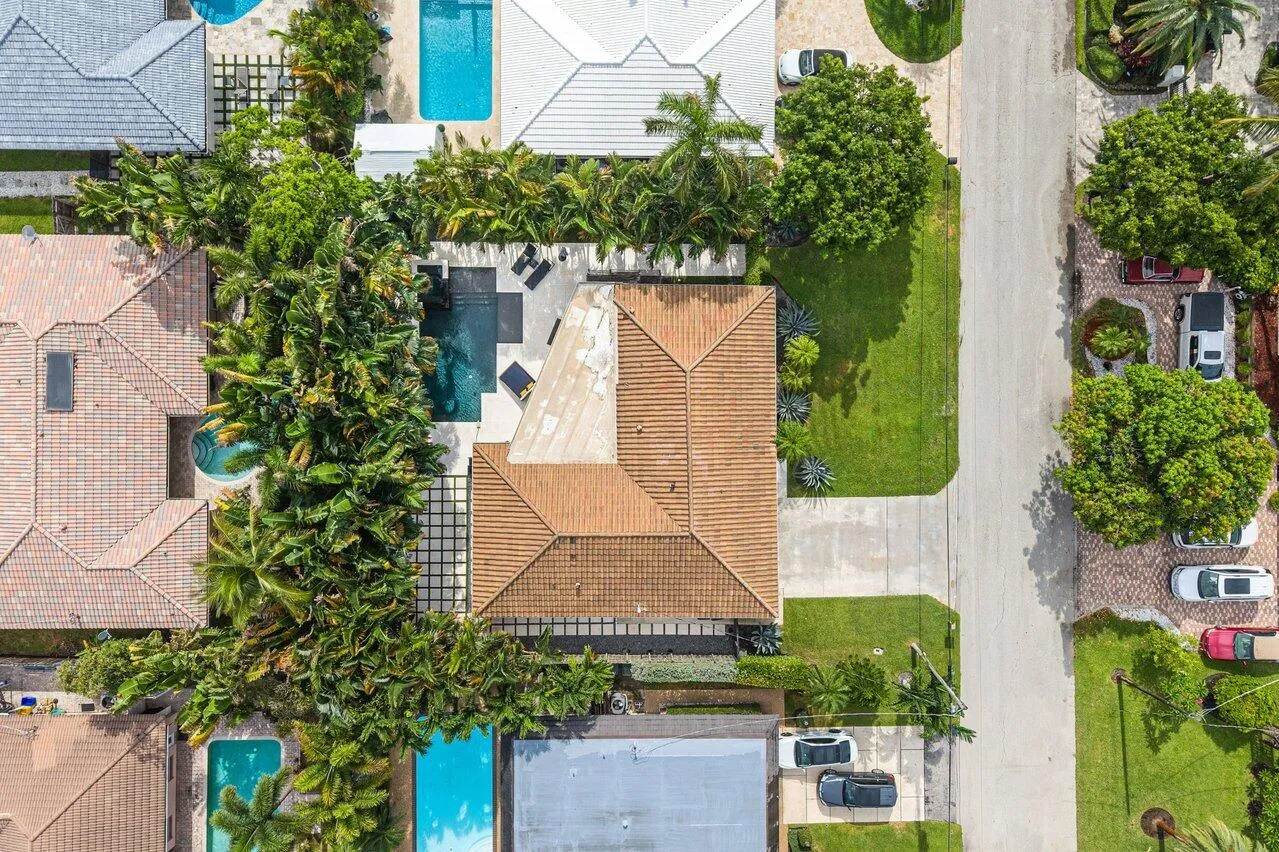 043-855BerkleyStreet-BocaRaton-FL-33487-