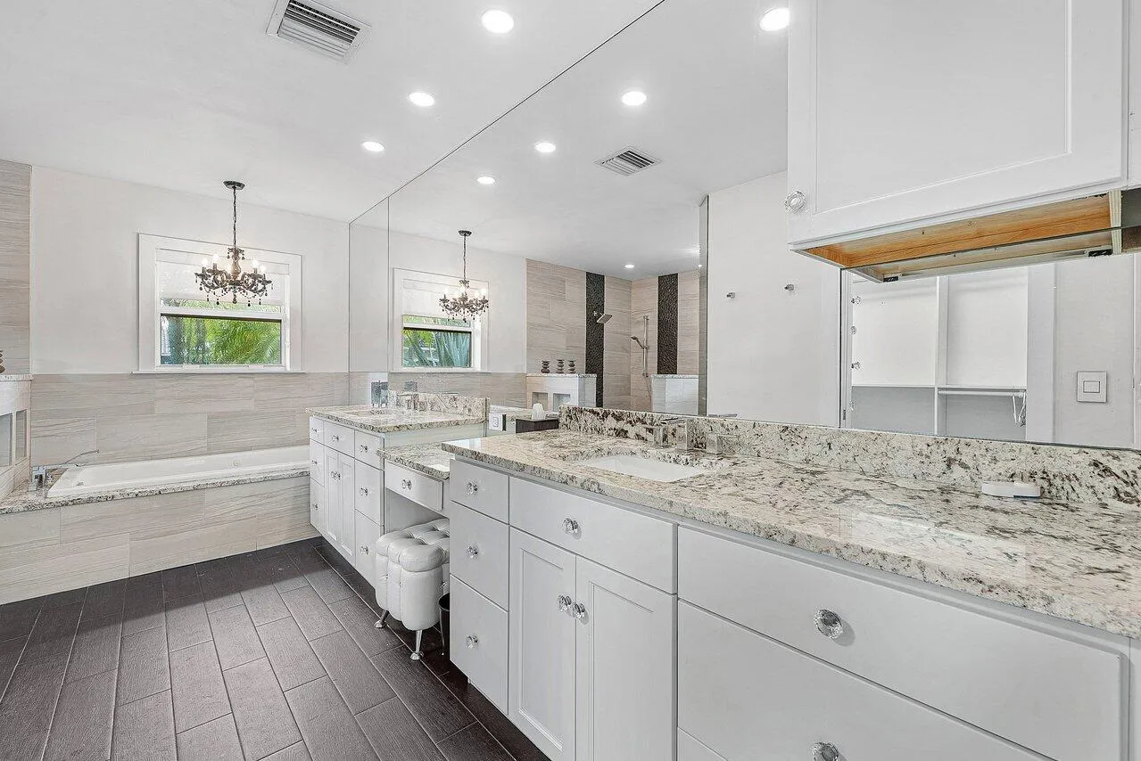 023-855BerkleyStreet-BocaRaton-FL-33487-