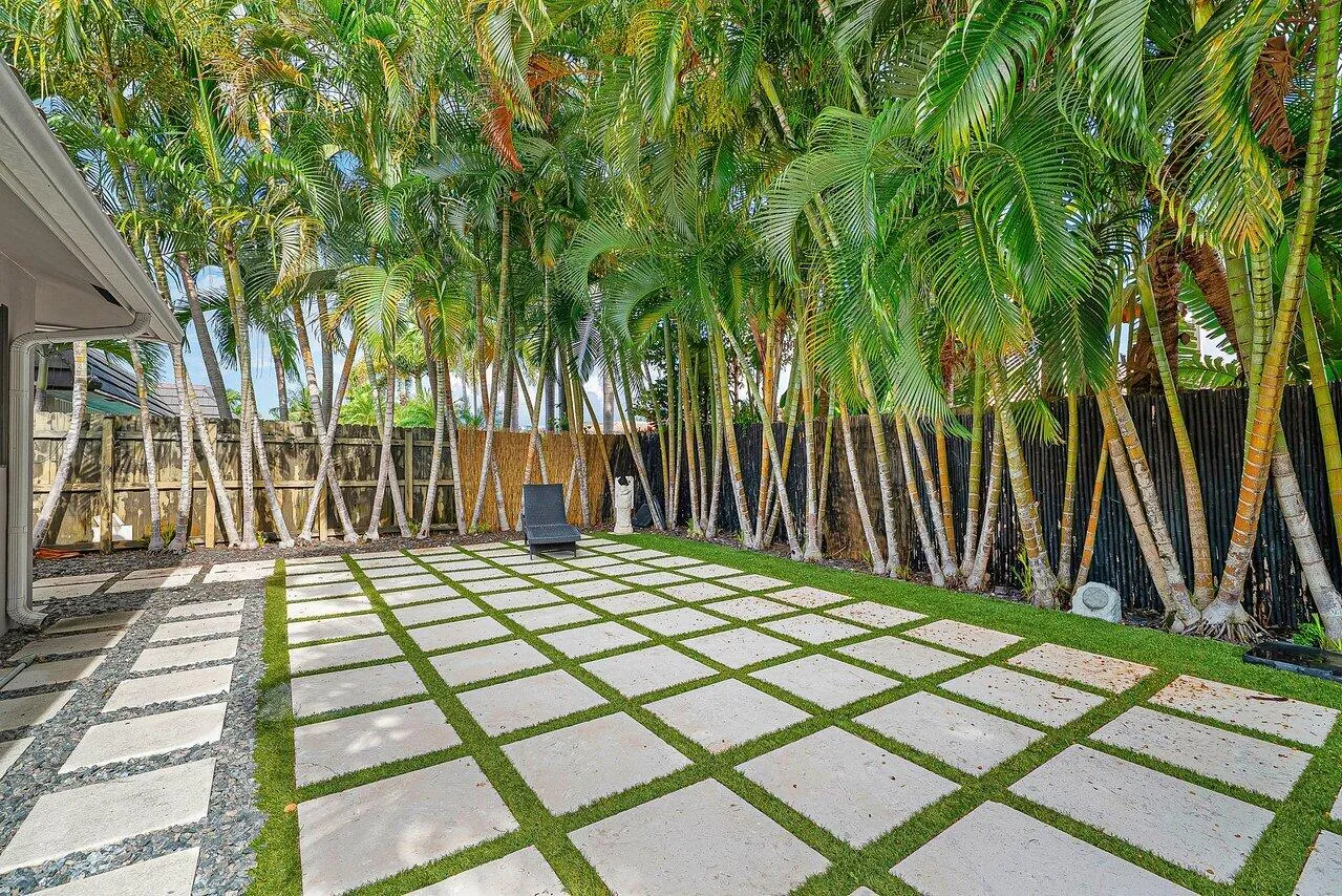 037-855BerkleyStreet-BocaRaton-FL-33487-