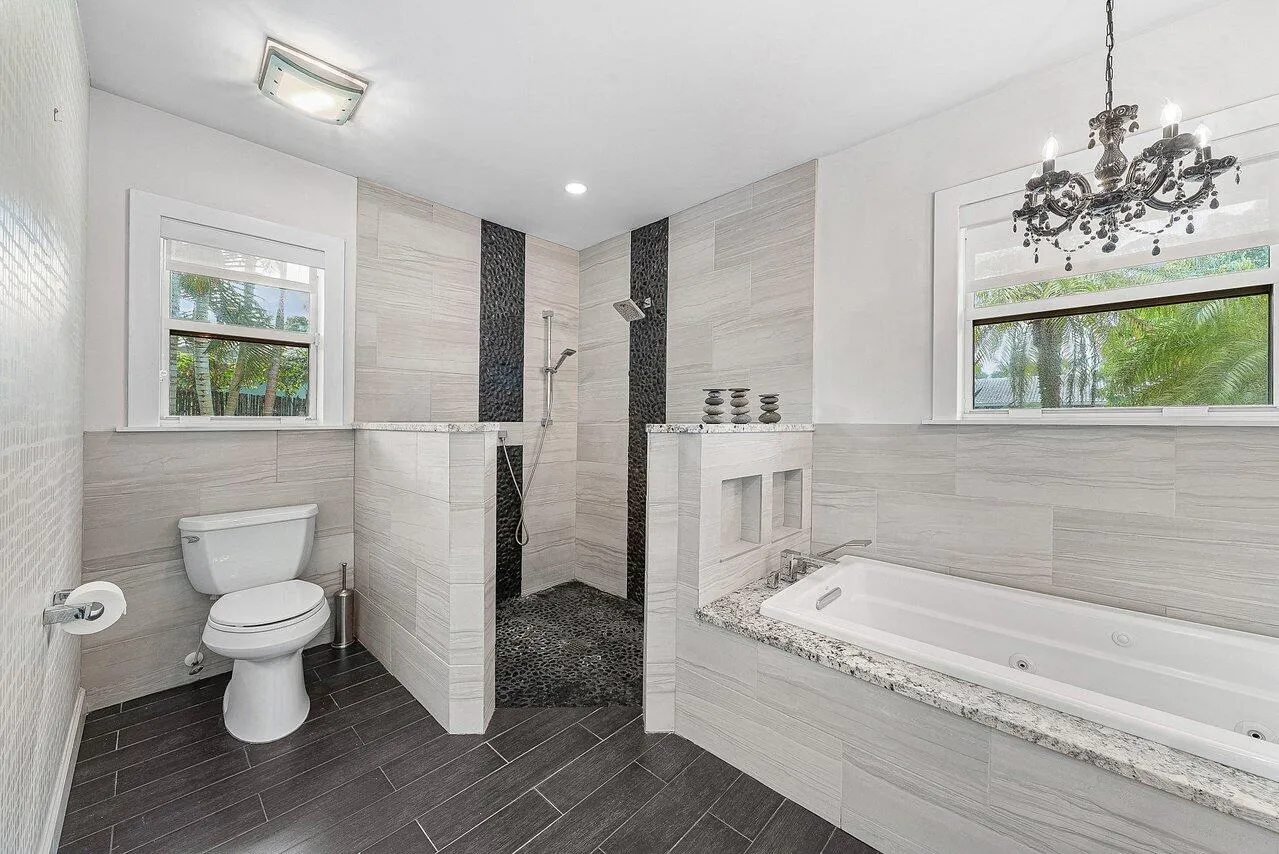 025-855BerkleyStreet-BocaRaton-FL-33487-