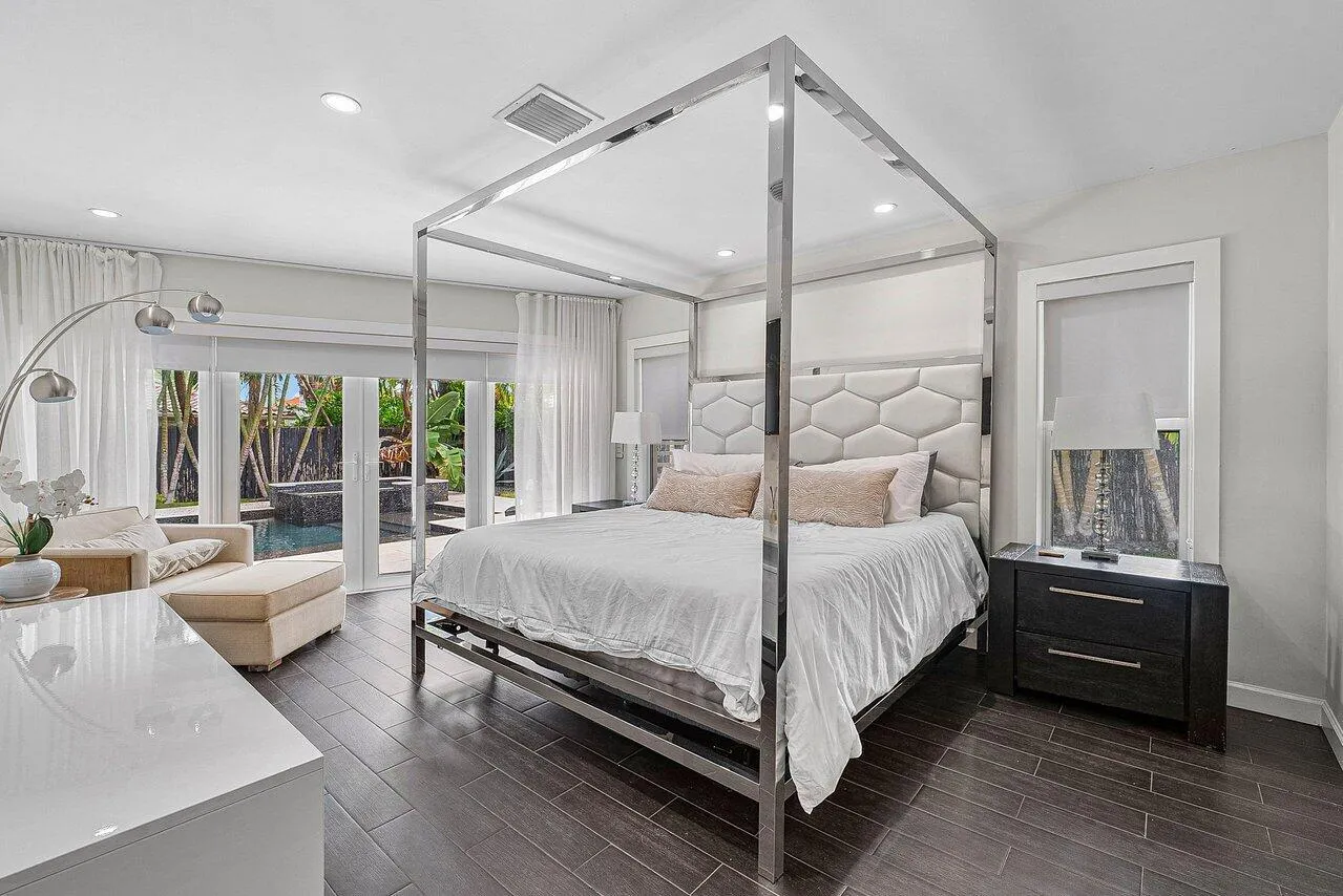 020-855BerkleyStreet-BocaRaton-FL-33487-
