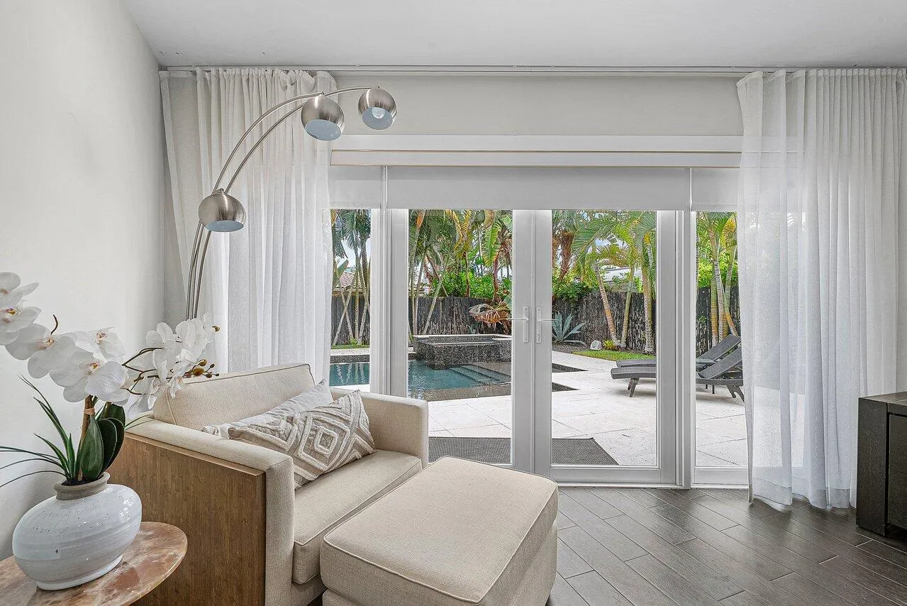 022-855BerkleyStreet-BocaRaton-FL-33487-