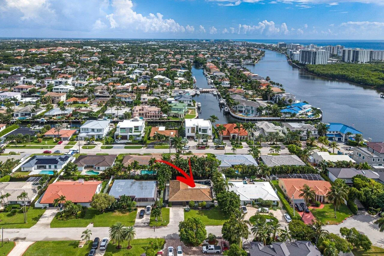 050-855BerkleyStreet-BocaRaton-FL-33487-