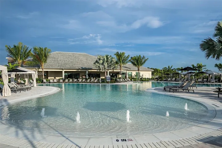 Esplanade by the Island Community Amenities