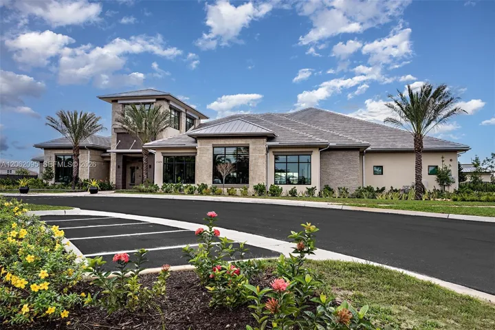 Esplanade by the Island Community Amenities