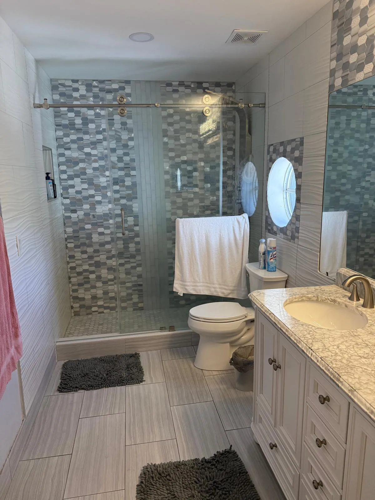2 BATHROOM 6