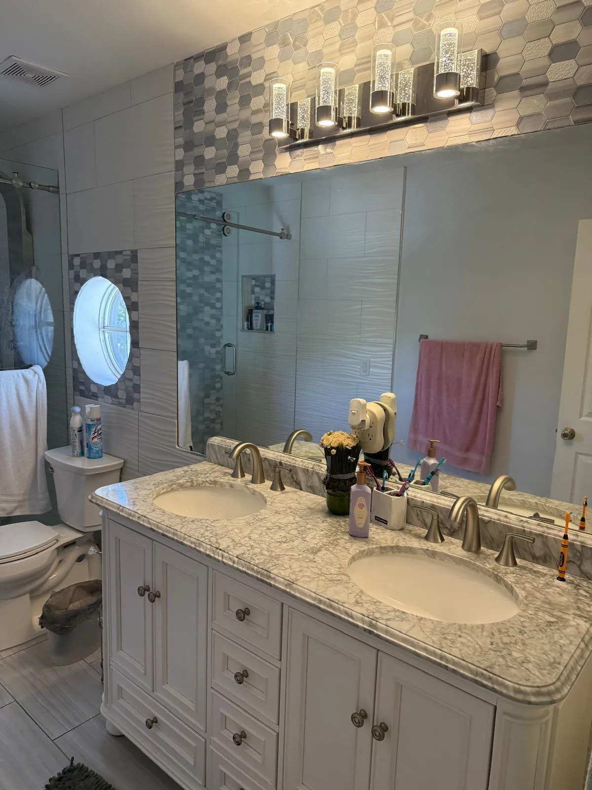 2 BATHROOM 5