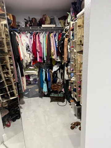 HER CLOSET 1