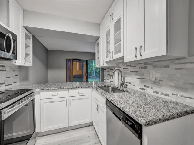 Riverside Kitchen 2