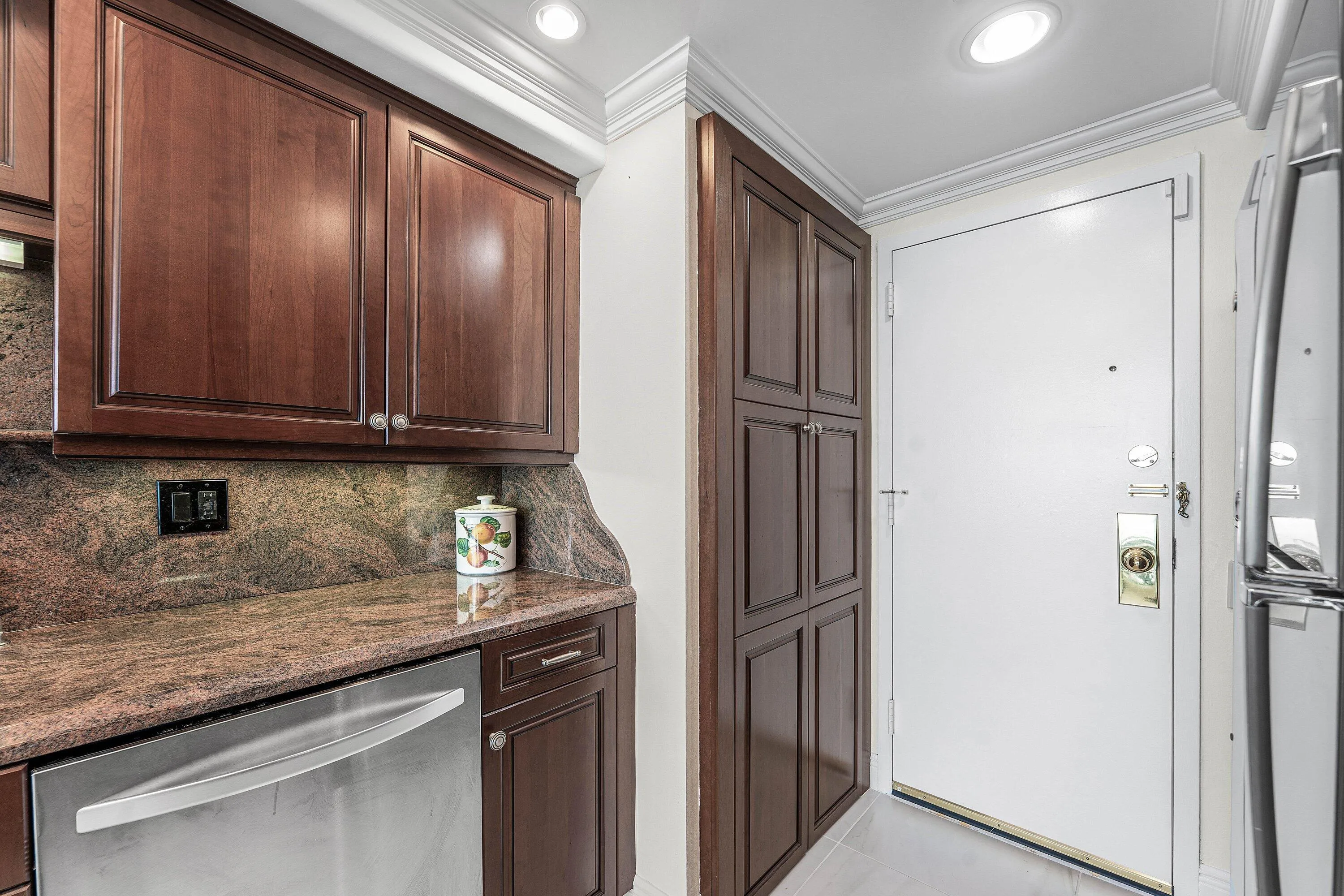 Full Size Washer/Dryer in condo
